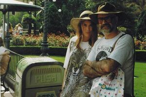 Inglaterra: Pratchett reclama o direito de morrer e filha apoia-o