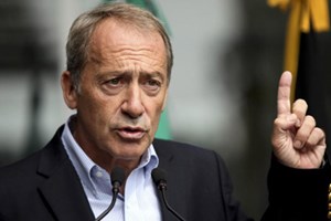 Câmara de Gaia e presidente apresentam queixa-crime contra Luís Filipe Menezes