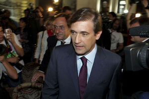 Passos Coelho acredita na "restauração nacional" em 2014