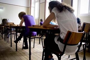 Há alunos a regressar a casa sem fazer exames