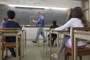 Governo poupa 7,8 milhões com novo corte aplicado às escolas com contrato de associação