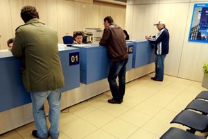 Criação de emprego abranda no Estado apesar do reforço do SNS