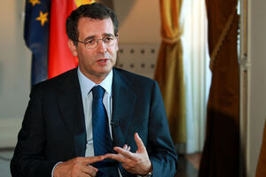 Seguro pede défice de 5% à troika