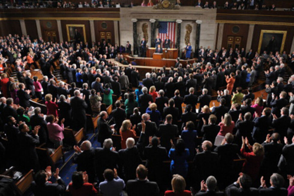 Senado aprova acordo para reabertura do Governo nos EUA, após impasse orçamental