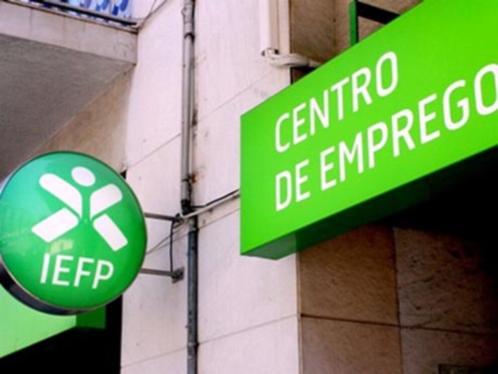 Desempregados inscritos nos centros de emprego estabilizam 