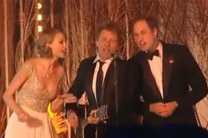 Príncipe William canta ao lado de Taylor Swift e Jon Bon Jovi (vídeo)