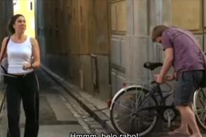 E se homens e mulheres trocassem de papéis na sociedade? (vídeo)