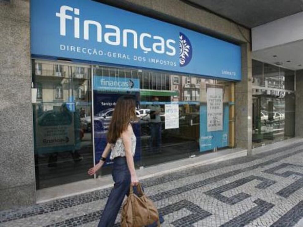 Contribuintes podem ter cartão que facilita pedido de factura