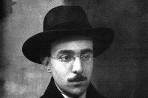 Quais são os melhores escritores portugueses? E cabem todos num livro?