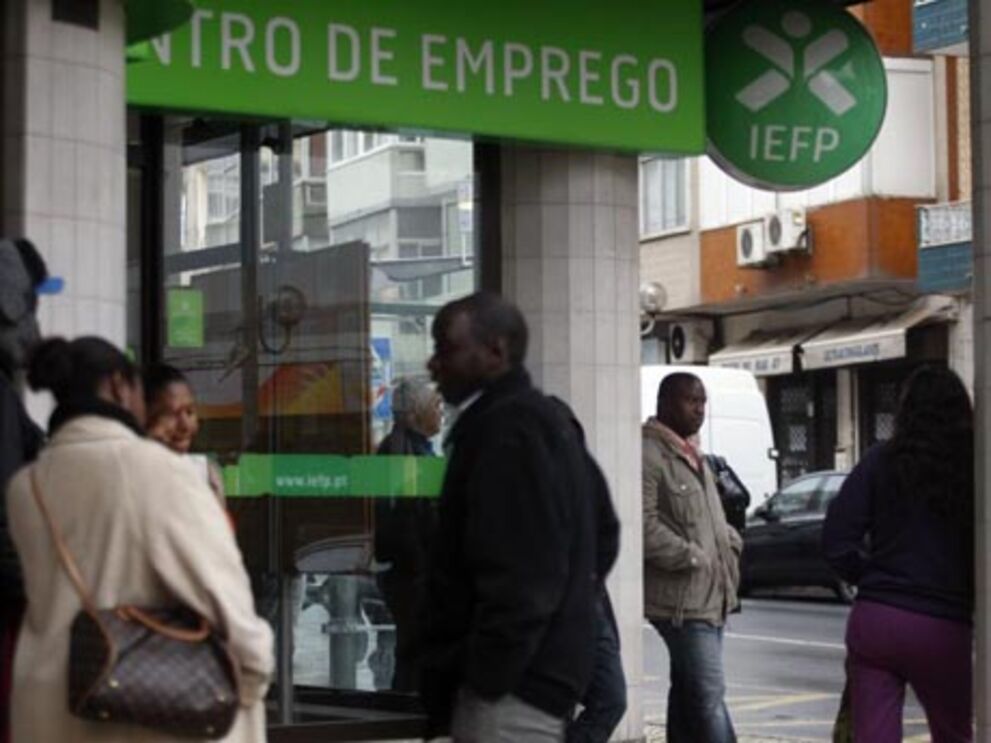 Governo aperta vigilância a desempregados 