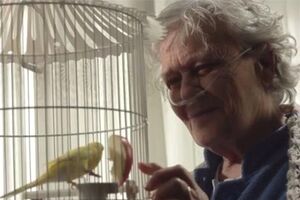 Actriz portuguesa de 82 anos vence prémio em festival na Roménia