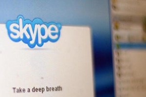 Pandemia muda reuniões dos Alcoólicos Anónimos para o Skype