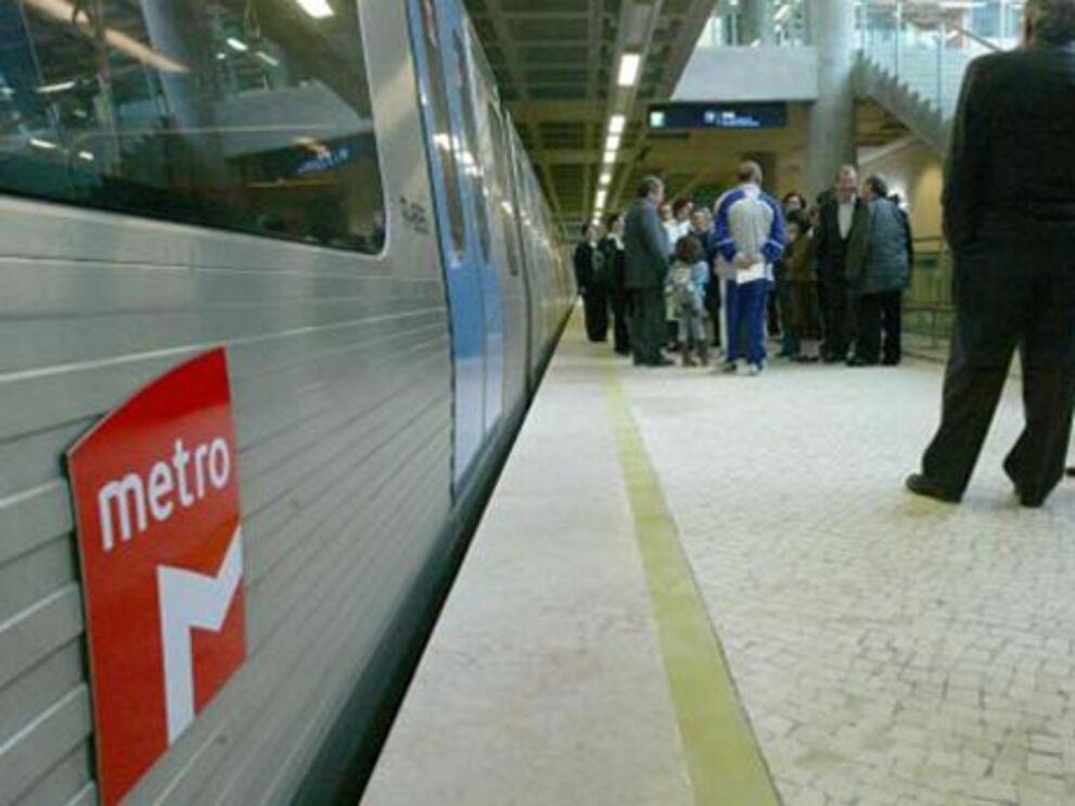 Descarrilamento de composição do Metro de Lisboa fere maquinista 