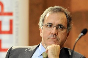 Pires de Lima: 'Não é simpático' governar com a troika