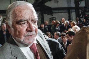 Manuel Alegre pede fim das expulsões no PS