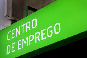 Desemprego em Portugal recua para 14,1% 