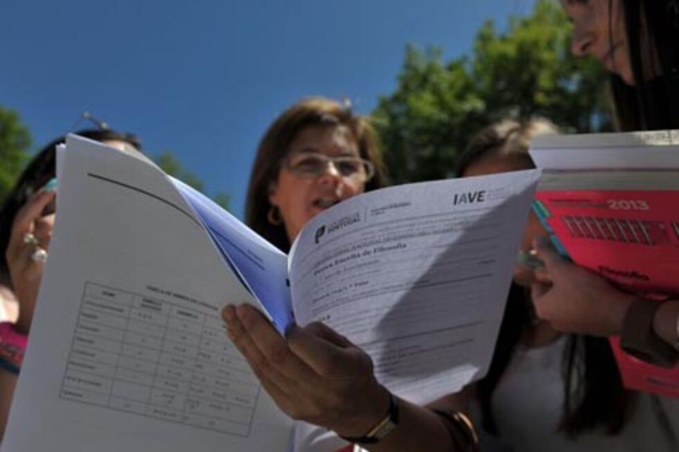 Médias dos exames nacionais sobem a Português 