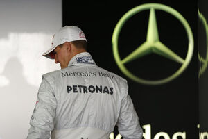 Michael Schumacher deixa o hospital
