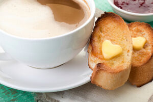 Já pensou adicionar manteiga ao seu café?