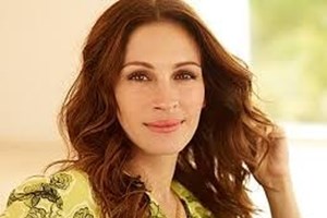 Julia Roberts jura que nunca fez uma plástica