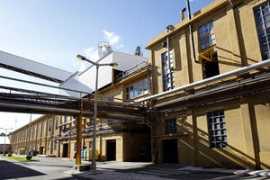 Incêndio em fábrica de celulose faz 2 mortos 