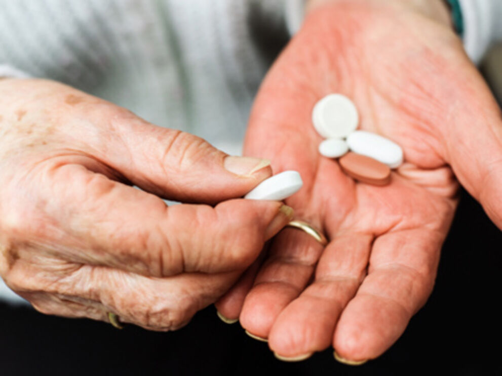 Idosos tomam demasiados medicamentos