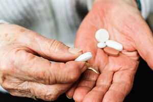 Idosos tomam demasiados medicamentos