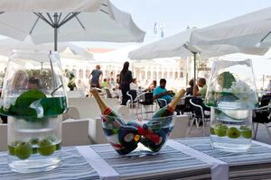 Aura Lounge Café