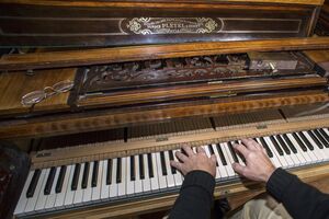 Jean Jude, Piano, Música