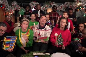 JimmyFallonOneDirectionTheRootsSantaClausIsComingToTown.mp4