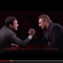 Liam Neeson fez braço de ferro com Jimmy Fallon