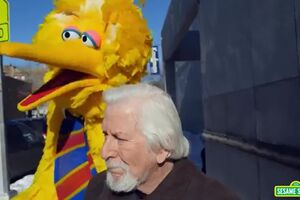 big_bird_man_poupas_birdman.mp4