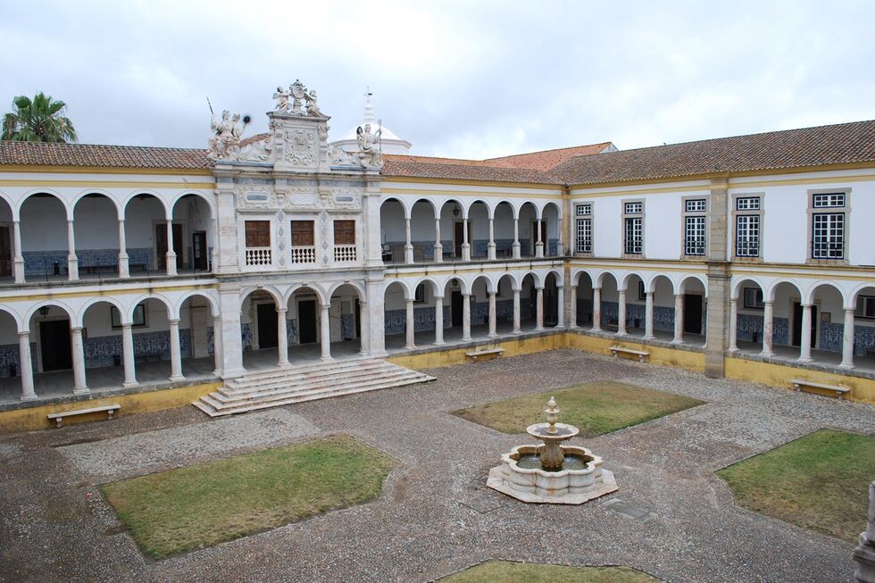 Universidade de Évora