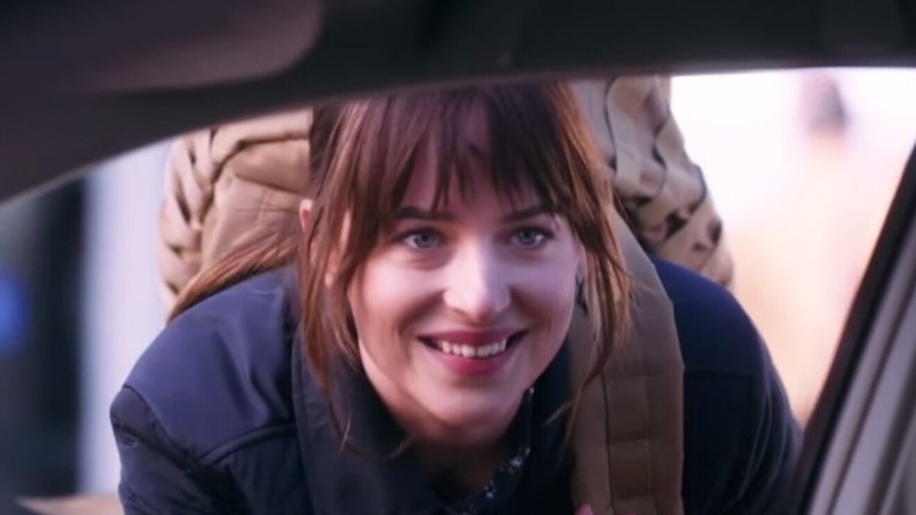 Dakota Johnson criticada por parodiar ISIS