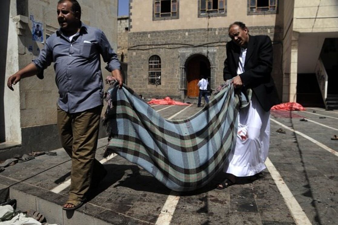 Estado Islâmico reivindica atentado nas mesquitas: 143 mortos