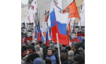 Russos saem à rua para homenagear Nemtsov