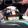 Hamilton conquista a pole position na Austrália