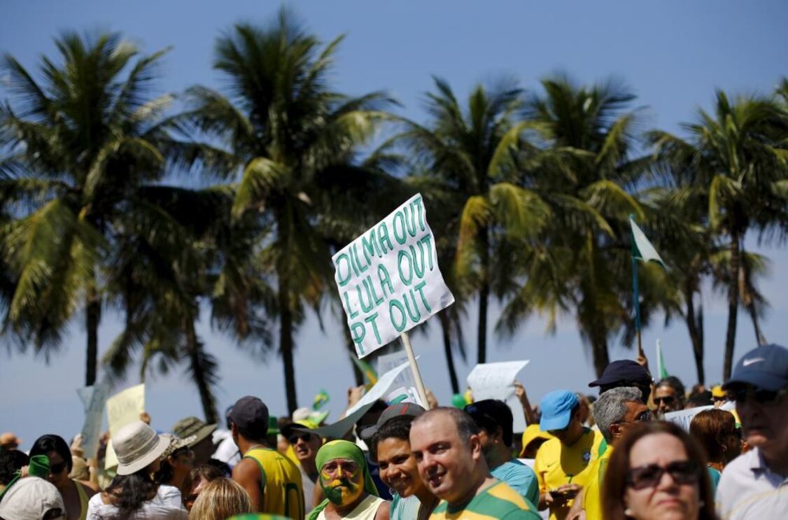 700 mil pessoas manifestam-se contra Dilma Rousseff