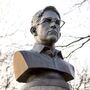 Estátua de Edward Snowden erguida em Brooklyn