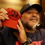 Maradona quer dar 'um chuto no rabo' de Blatter