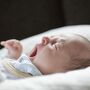 Só chora e não dorme? Há solução, diz a fada dos bebés