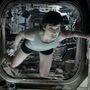 Astronautas em órbita assistem ao filme Gravidade