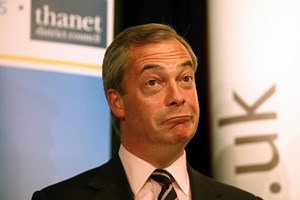 Eleições britânicas: Nigel Farage demite-se da liderança do UKIP