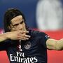 Cavani festeja primeiro hat trick na liga francesa