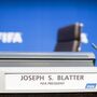 Joseph Blatter demite-se da FIFA quatro dias após ser reeleito