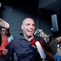 Varoufakis: 'Prefiro cortar o braço' a assinar acordo que não seja sustentável 