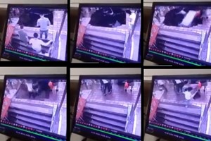 Buraco 'engole' pessoas em paragem de autocarro
