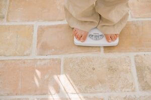 Obesidade consiste em ter um índice de massa corporal superior a 30%