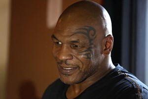 Mike Tyson regressa aos ringues aos 54 anos para combate de exibição