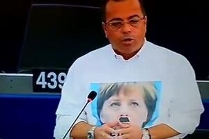 CofinaEditor_07-10-2015_12_07_32GianlucaBUONANNOMerkel6ottobre2015.mp42.jpeg